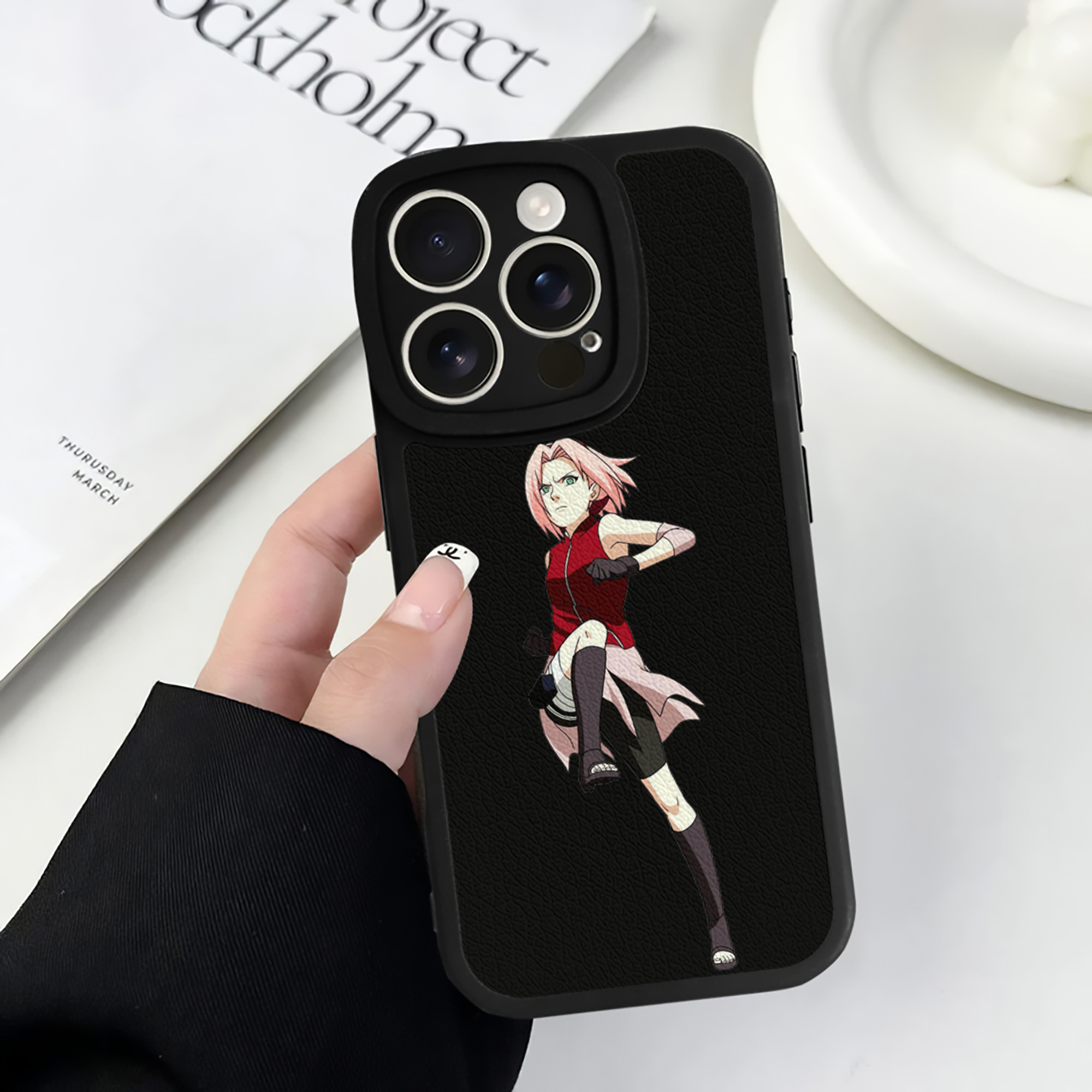 （画像用） NARUTO -ナルト- 春野サクラ Haruno Sakura 【iPhone 16シリーズ対応】シリコンスマホケース（レザー調） 材質：シリコン